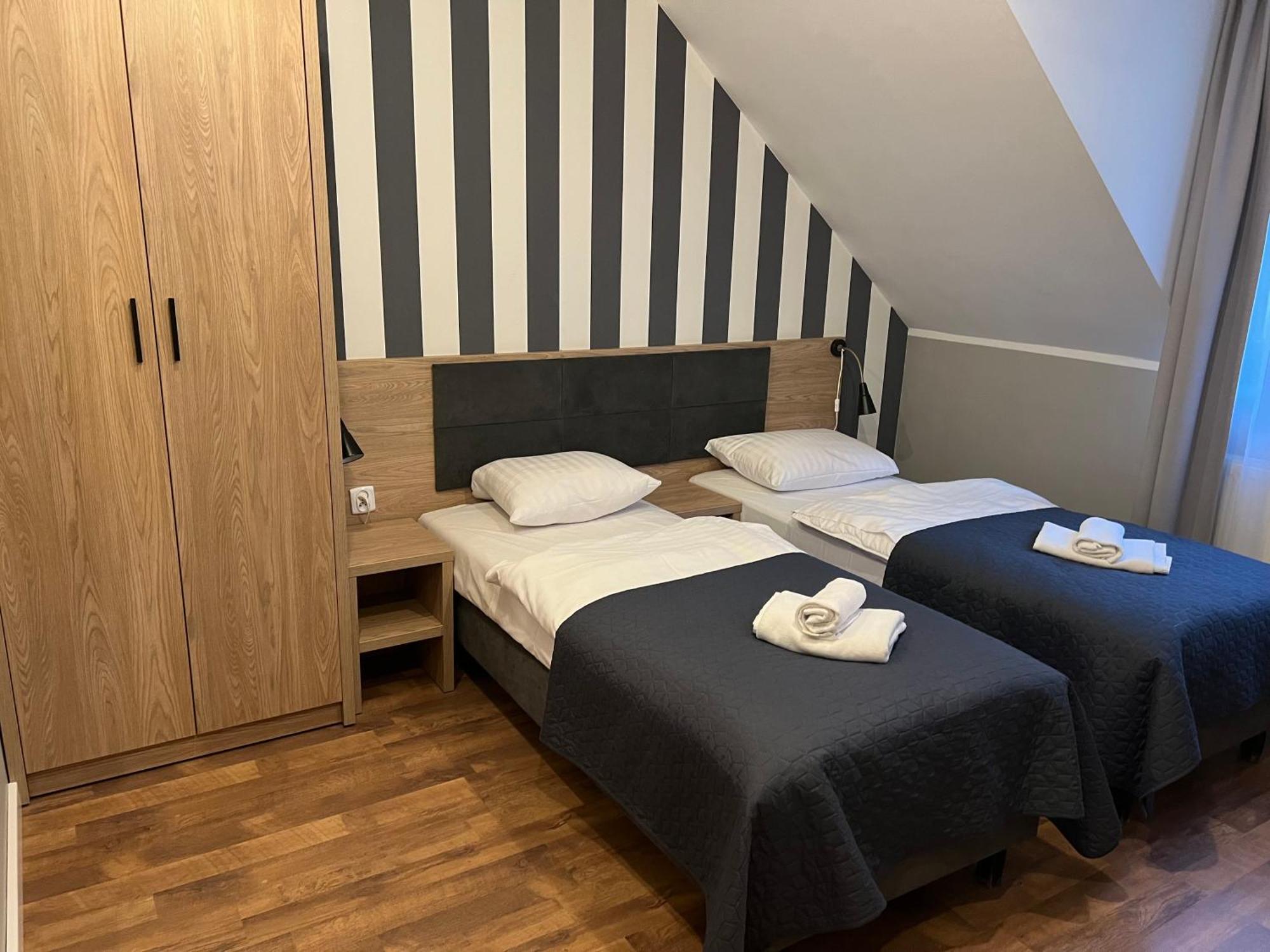 Zlote Gory - Czarna Gora Bed & Breakfast Sienna  Exterior photo